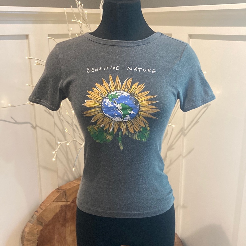 Urban Outfitters short sleeve tshirt